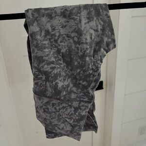 Lululemon alin leggings in size 8 23 length